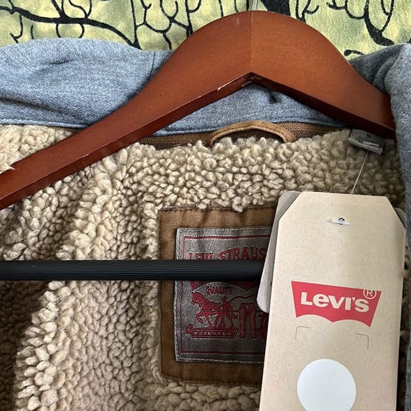 NWT Levi’s Washed Cotton Quilt-Lined Trucker Jacket - Picture 8 of 16